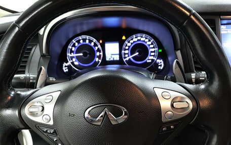 Infiniti QX70, 2013 год, 2 100 000 рублей, 26 фотография