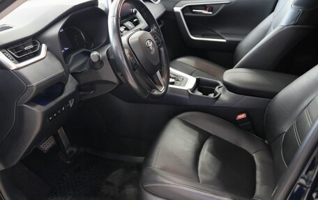 Toyota RAV4, 2019 год, 3 850 000 рублей, 15 фотография