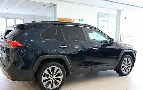 Toyota RAV4, 2019 год, 3 850 000 рублей, 7 фотография