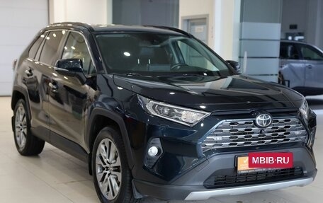 Toyota RAV4, 2019 год, 3 850 000 рублей, 5 фотография