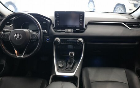 Toyota RAV4, 2019 год, 3 850 000 рублей, 20 фотография