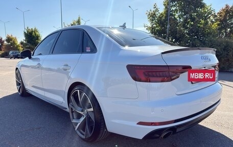 Audi A4, 2017 год, 2 850 000 рублей, 11 фотография