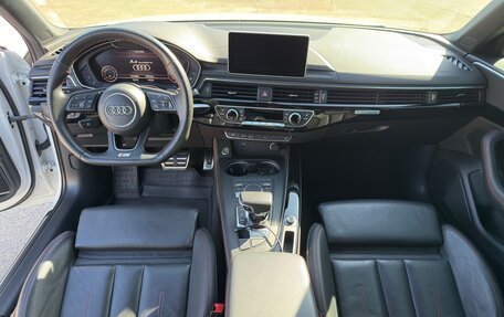Audi A4, 2017 год, 2 850 000 рублей, 14 фотография