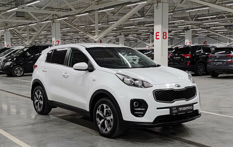 KIA Sportage IV рестайлинг, 2018 год, 1 760 000 рублей, 3 фотография