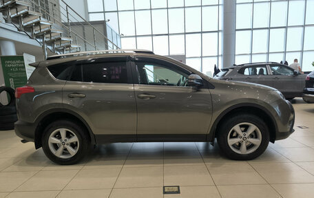 Toyota RAV4, 2014 год, 1 650 000 рублей, 4 фотография