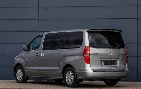 Hyundai Grand Starex Grand Starex I рестайлинг 2, 2011 год, 1 855 000 рублей, 9 фотография