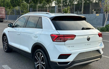 Volkswagen T-Roc I, 2022 год, 1 750 000 рублей, 5 фотография