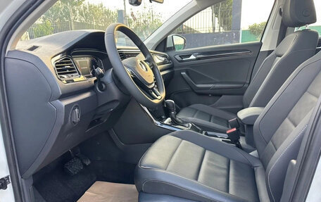 Volkswagen T-Roc I, 2022 год, 1 750 000 рублей, 8 фотография