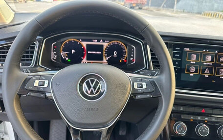 Volkswagen T-Roc I, 2022 год, 1 750 000 рублей, 9 фотография