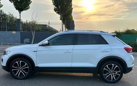 Volkswagen T-Roc I, 2022 год, 1 750 000 рублей, 3 фотография