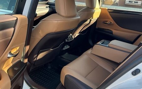 Lexus ES VII, 2020 год, 3 550 000 рублей, 10 фотография
