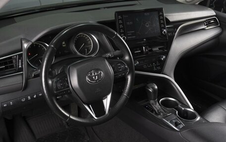 Toyota Camry, 2022 год, 2 990 000 рублей, 13 фотография