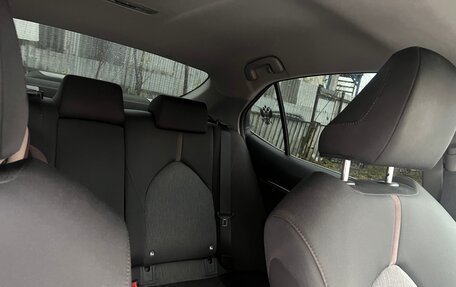 Toyota Camry, 2021 год, 2 350 000 рублей, 4 фотография