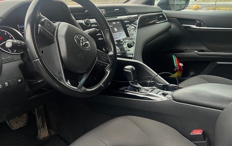 Toyota Camry, 2021 год, 2 350 000 рублей, 7 фотография