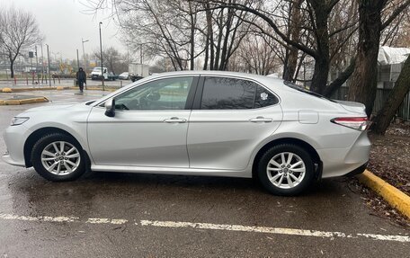 Toyota Camry, 2021 год, 2 350 000 рублей, 14 фотография