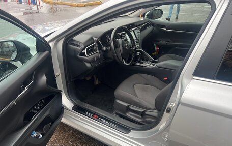 Toyota Camry, 2021 год, 2 350 000 рублей, 11 фотография