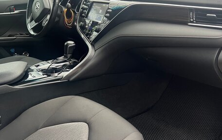 Toyota Camry, 2021 год, 2 350 000 рублей, 16 фотография