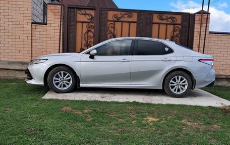 Toyota Camry, 2021 год, 2 350 000 рублей, 18 фотография