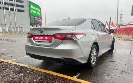 Toyota Camry, 2021 год, 2 350 000 рублей, 17 фотография
