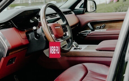 Land Rover Range Rover IV рестайлинг, 2023 год, 20 750 000 рублей, 10 фотография