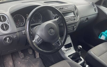 Volkswagen Tiguan I, 2011 год, 729 000 рублей, 10 фотография