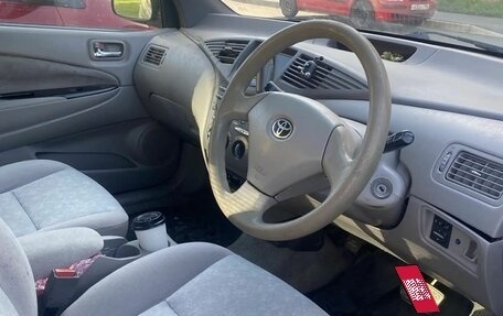 Toyota Prius IV XW50, 2001 год, 230 000 рублей, 2 фотография