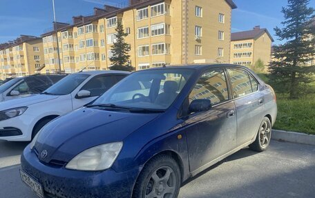 Toyota Prius IV XW50, 2001 год, 230 000 рублей, 3 фотография