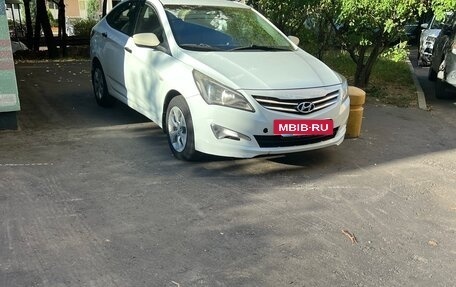 Hyundai Solaris II рестайлинг, 2015 год, 640 000 рублей, 4 фотография