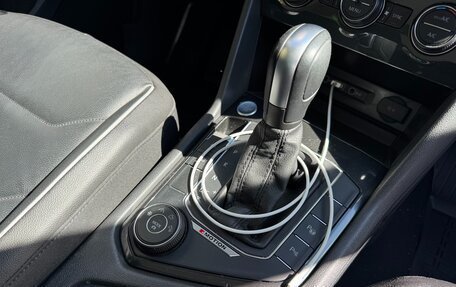Volkswagen Tiguan II, 2019 год, 2 700 000 рублей, 23 фотография