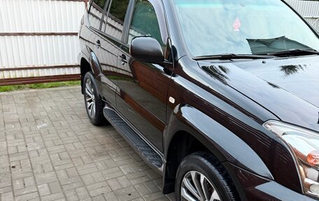 Toyota Land Cruiser Prado 120 рестайлинг, 2008 год, 2 400 000 рублей, 2 фотография