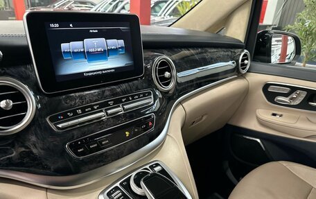 Mercedes-Benz V-Класс, 2019 год, 4 200 000 рублей, 14 фотография