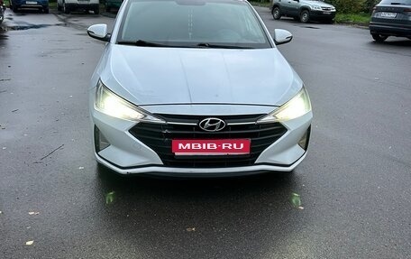Hyundai Elantra VI рестайлинг, 2019 год, 999 999 рублей, 1 фотография