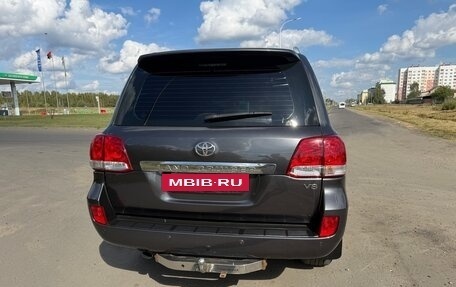 Toyota Land Cruiser 200, 2011 год, 2 850 000 рублей, 8 фотография