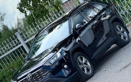 Toyota RAV4, 2020 год, 3 170 000 рублей, 2 фотография