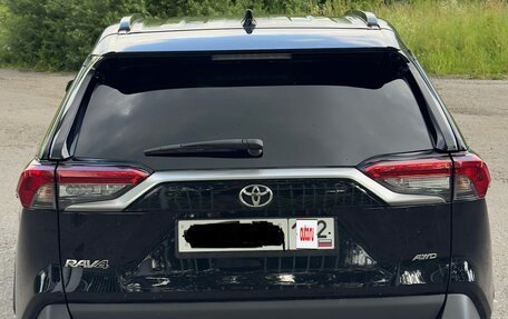 Toyota RAV4, 2020 год, 3 170 000 рублей, 10 фотография