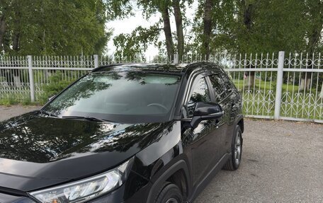 Toyota RAV4, 2020 год, 3 170 000 рублей, 6 фотография