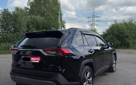 Toyota RAV4, 2020 год, 3 170 000 рублей, 9 фотография