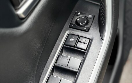 Toyota RAV4, 2020 год, 3 170 000 рублей, 21 фотография