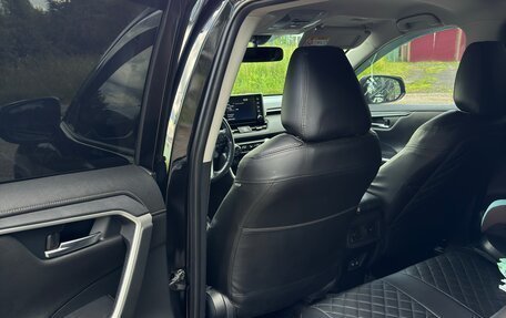 Toyota RAV4, 2020 год, 3 170 000 рублей, 28 фотография