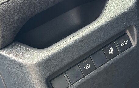 Toyota RAV4, 2020 год, 3 170 000 рублей, 22 фотография