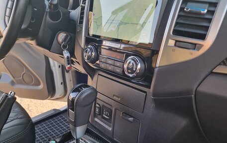 Mitsubishi Pajero IV, 2019 год, 4 390 000 рублей, 30 фотография
