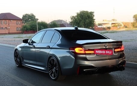 BMW 5 серия, 2018 год, 2 990 000 рублей, 2 фотография