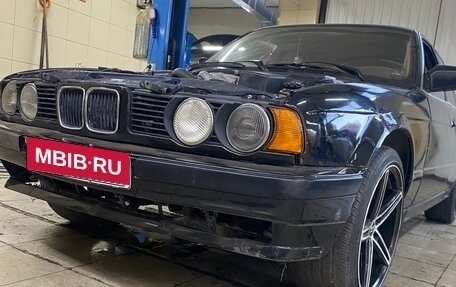 BMW 5 серия, 1989 год, 200 000 рублей, 1 фотография