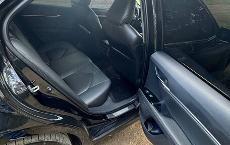 Toyota Camry, 2018 год, 2 850 000 рублей, 4 фотография