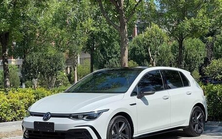 Volkswagen Golf VIII, 2022 год, 2 115 000 рублей, 2 фотография