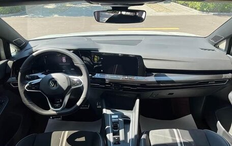 Volkswagen Golf VIII, 2022 год, 2 115 000 рублей, 12 фотография