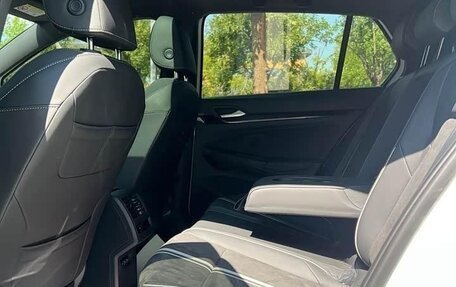 Volkswagen Golf VIII, 2022 год, 2 115 000 рублей, 25 фотография