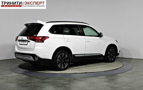 Mitsubishi Outlander III рестайлинг 3, 2021 год, 2 397 000 рублей, 8 фотография