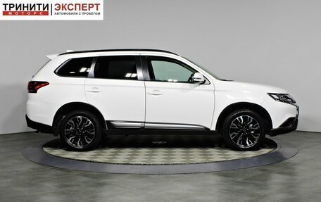 Mitsubishi Outlander III рестайлинг 3, 2021 год, 2 397 000 рублей, 4 фотография