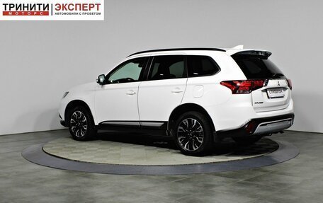 Mitsubishi Outlander III рестайлинг 3, 2021 год, 2 397 000 рублей, 6 фотография